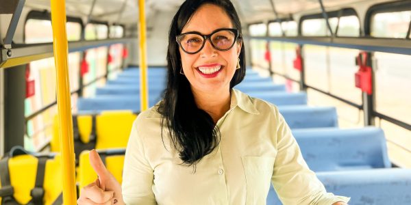 LUDMILLA FISCINA - NOVO ONIBUS PARA ALAGOINHAS